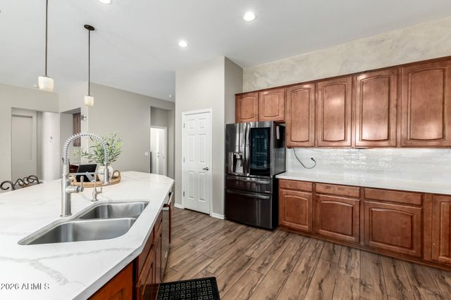 10835 W UTOPIA Road, Peoria, AZ 85373