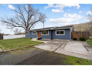 70981 Sw DOUGLAS Dr, Pendleton, OR 97801