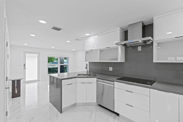 5341 N Andrews Avenue, Oakland Park, FL 33309