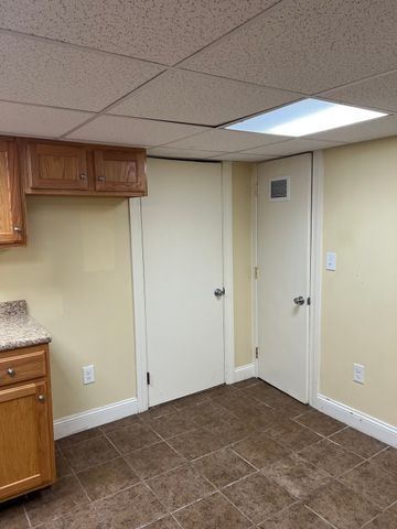 16 Hazen Ave B, Haverhill, MA 01830