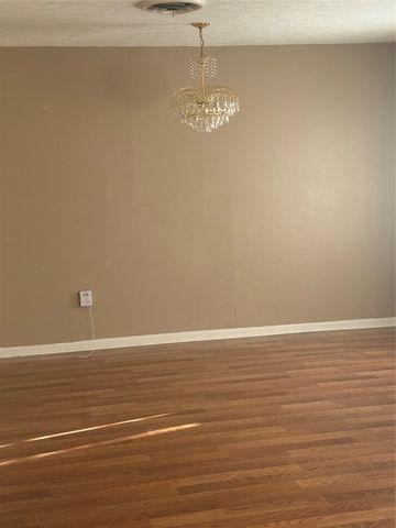 2601 S Park Street, Commerce, TX 75428
