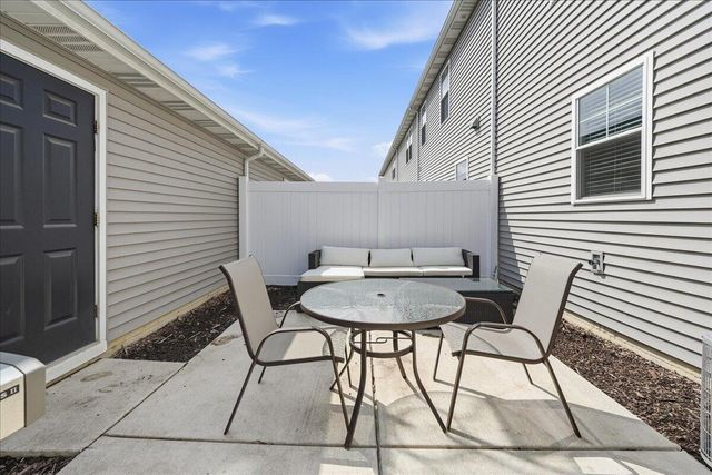 1043 E 117th Lane, Crown Point, IN 46307