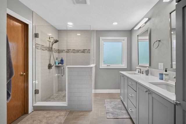 12494 Sunset Terrace, Clive, IA 50325