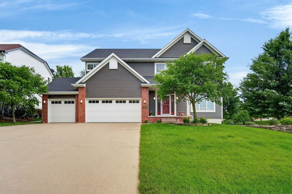 12494 Sunset Terrace, Clive, IA 50325