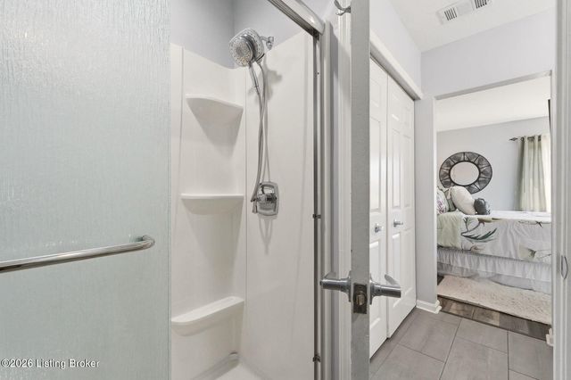 3030 Breckenridge Ln 324, Louisville, KY 40220