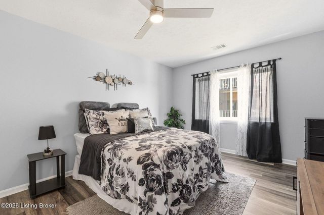 3030 Breckenridge Ln 324, Louisville, KY 40220