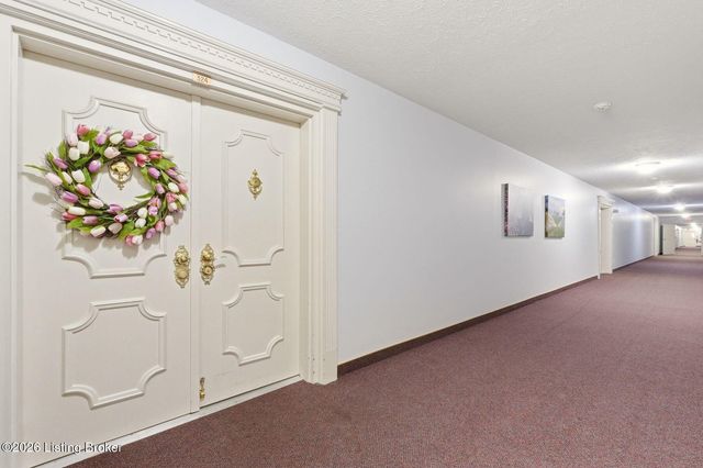 3030 Breckenridge Ln 324, Louisville, KY 40220