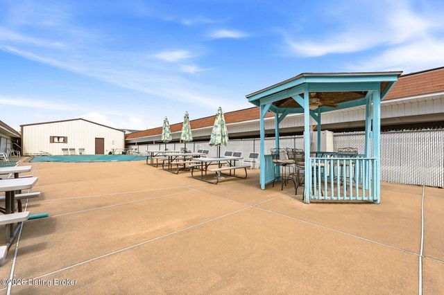 3030 Breckenridge Ln 324, Louisville, KY 40220