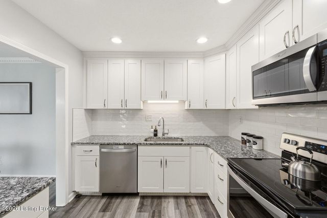 3030 Breckenridge Ln 324, Louisville, KY 40220