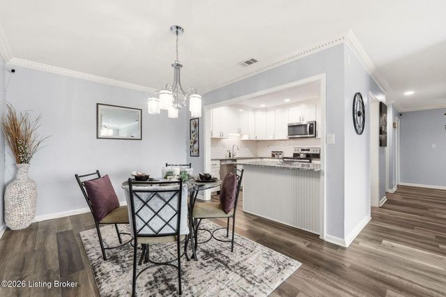 3030 Breckenridge Ln 324, Louisville, KY 40220