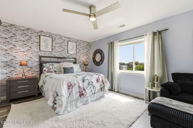 3030 Breckenridge Ln 324, Louisville, KY 40220