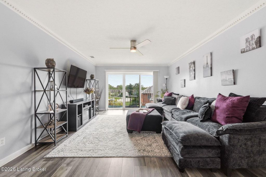 3030 Breckenridge Ln 324, Louisville, KY 40220