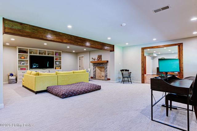1009 Kent Rd, Goshen, KY 40026