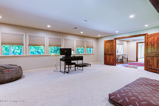 1009 Kent Rd, Goshen, KY 40026