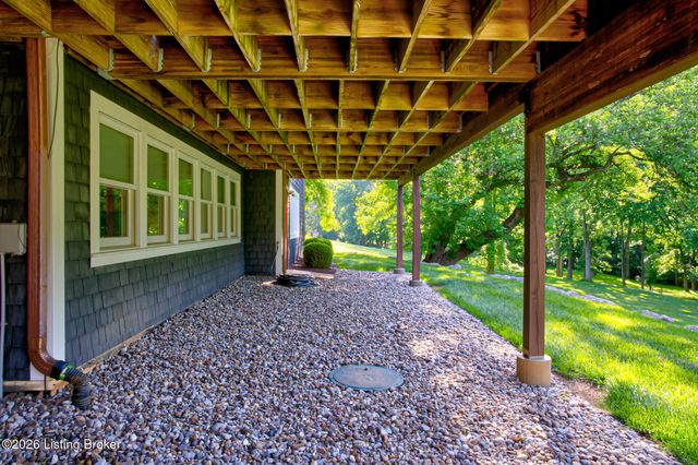 1009 Kent Rd, Goshen, KY 40026