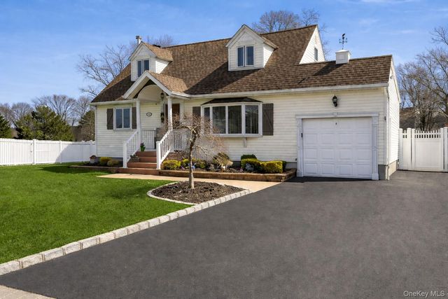 59 Center Street, Ronkonkoma, NY 11779