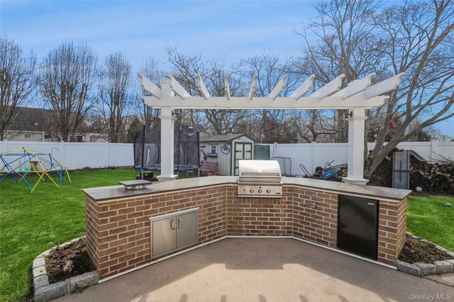 59 Center Street, Ronkonkoma, NY 11779