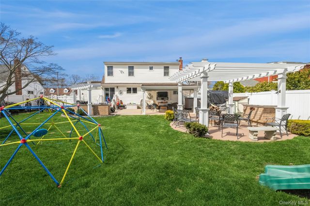 59 Center Street, Ronkonkoma, NY 11779