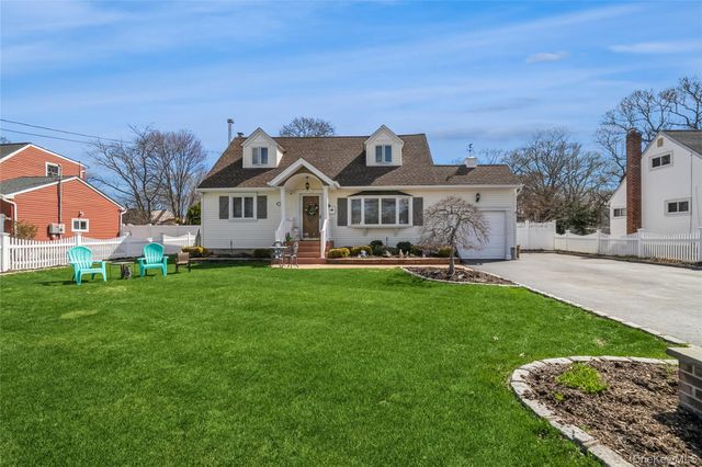 59 Center Street, Ronkonkoma, NY 11779