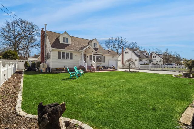 59 Center Street, Ronkonkoma, NY 11779