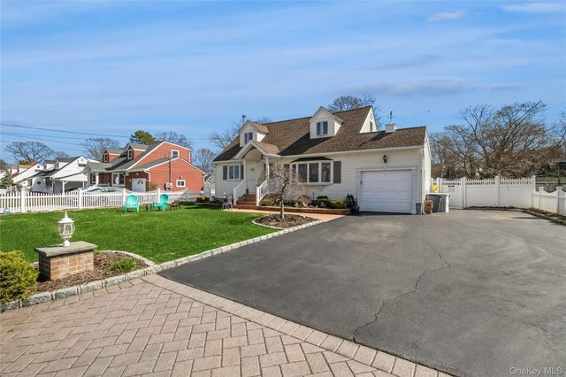 59 Center Street, Ronkonkoma, NY 11779