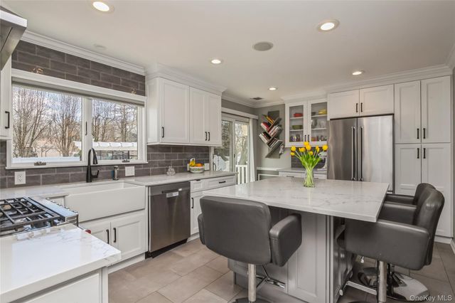 59 Center Street, Ronkonkoma, NY 11779