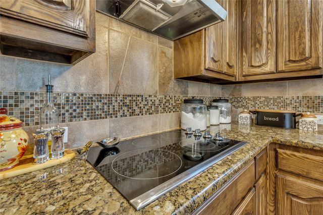 100 Spruce Street, Red Oak, TX 75154