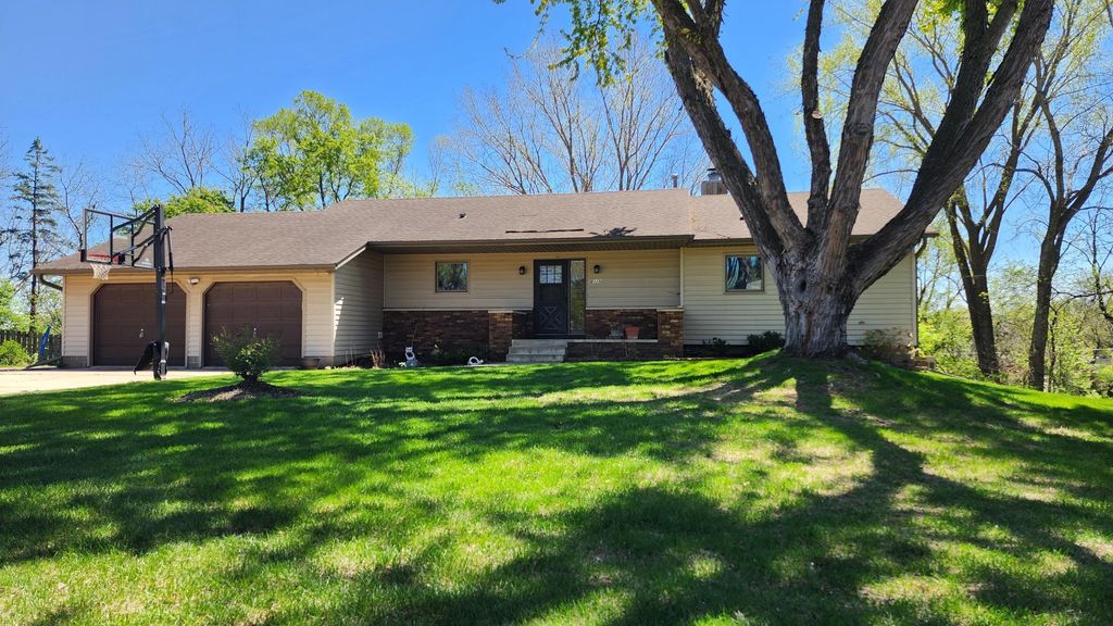2339 2nd Avenue SW, Rochester, MN 55902