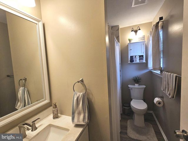 17 EXETER CT, Bordentown, NJ 08505