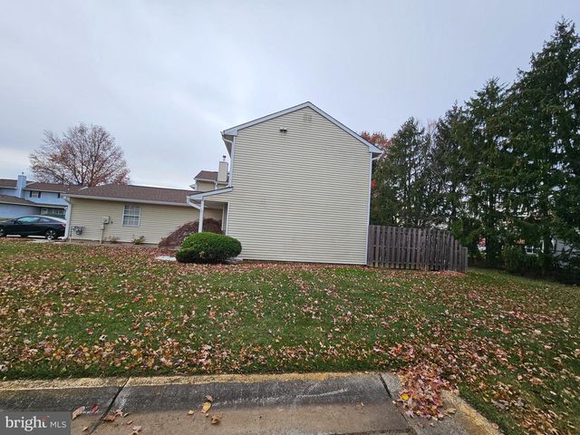 17 EXETER CT, Bordentown, NJ 08505