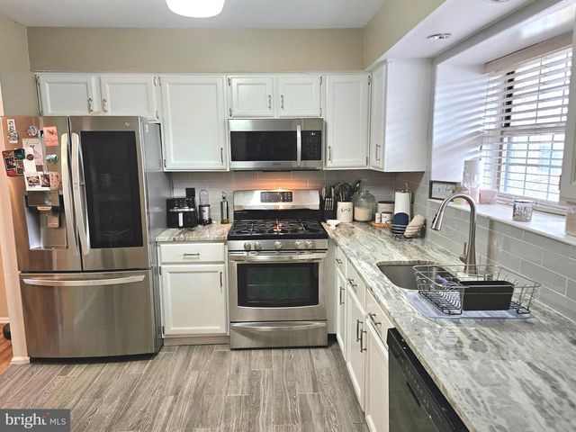 17 EXETER CT, Bordentown, NJ 08505