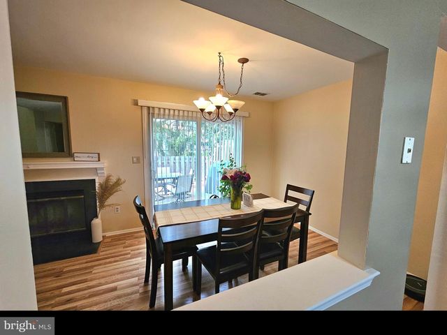 17 EXETER CT, Bordentown, NJ 08505