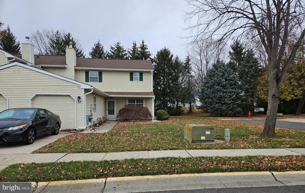 17 EXETER CT, Bordentown, NJ 08505