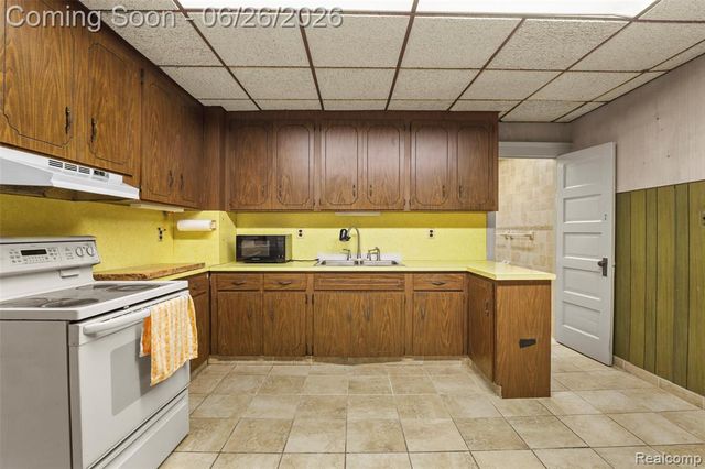 11344 Lumpkin Street, Hamtramck, MI 48212