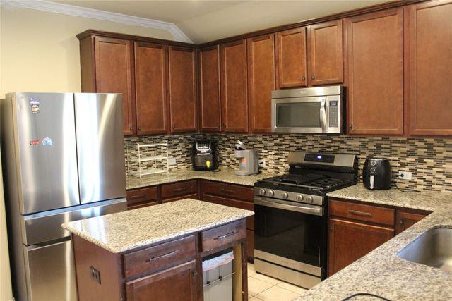 809 Kinghaven Drive, Little Elm, TX 75068