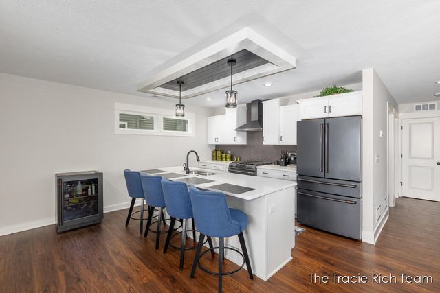 6634 N Square Lane, Rockford, MI 49341