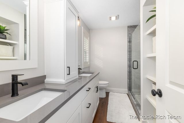 6634 N Square Lane, Rockford, MI 49341