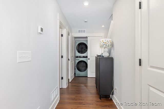 6634 N Square Lane, Rockford, MI 49341