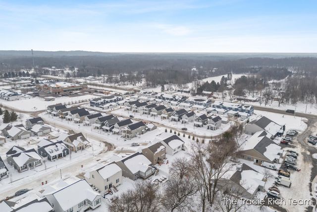 6634 N Square Lane, Rockford, MI 49341