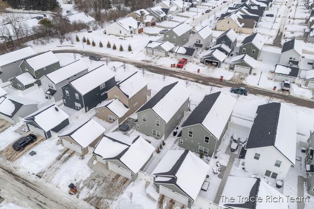 6634 N Square Lane, Rockford, MI 49341