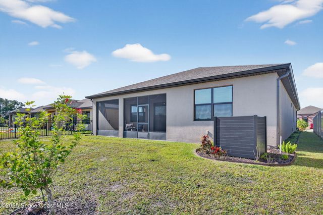 830 Remington Green Drive SE, Palm Bay, FL 32909