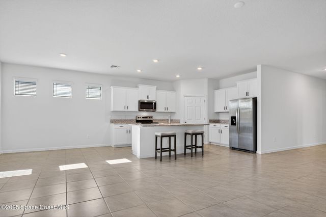 830 Remington Green Drive SE, Palm Bay, FL 32909