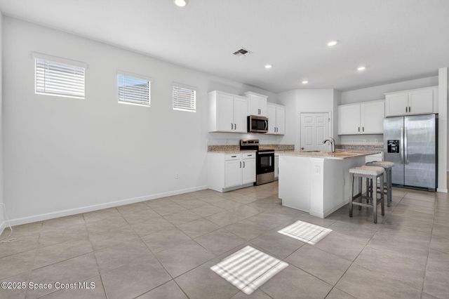 830 Remington Green Drive SE, Palm Bay, FL 32909