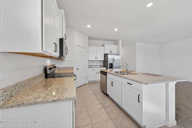 830 Remington Green Drive SE, Palm Bay, FL 32909