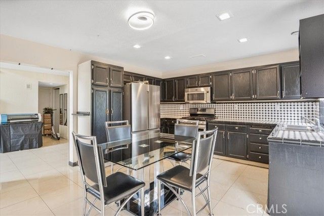 507 Coudures Way, Perris, CA 92571