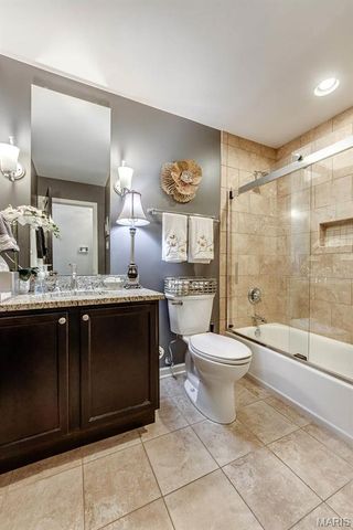 584 Sunbridge Drive, Chesterfield, MO 63017