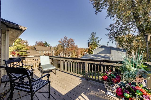 584 Sunbridge Drive, Chesterfield, MO 63017