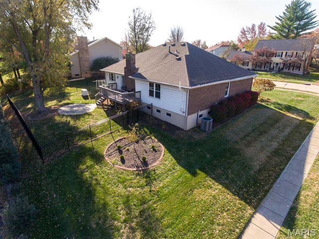 584 Sunbridge Drive, Chesterfield, MO 63017