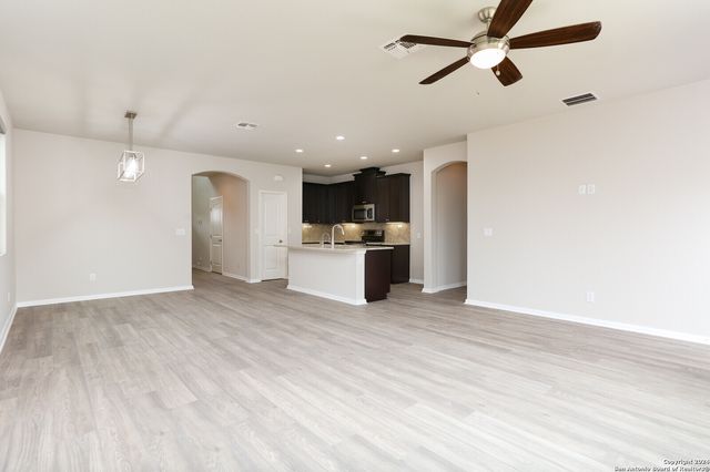 7922 BEARCAT FLD, San Antonio, TX 78253