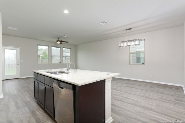 7922 BEARCAT FLD, San Antonio, TX 78253